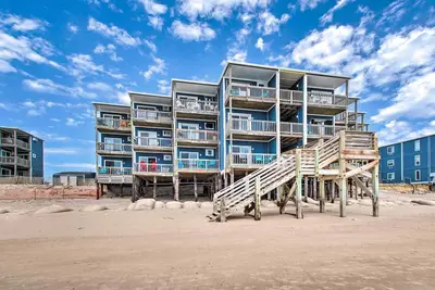 Image de North Topsail Beach Condo w/ Balcony!