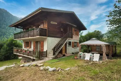 Image de Appartement de vacances Dans Petit Chalet avec vue sur montagne