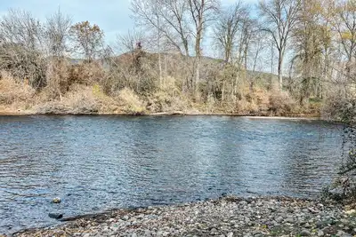 Image de Hot Tub w/ River Views / Close to I-5 / Private Patio