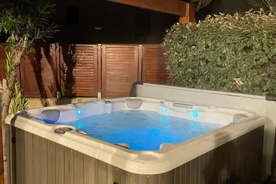 Image de Villa aux pieds des Albères \/ piscine et jacuzzi
