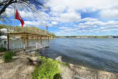 Image de Lakefront Retreat Minutes from the Strip – Stunning Views & Family-Friendly Fun!