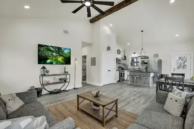 Image de Hill Country Hideaway with Fire Pit and Hot Tub!
