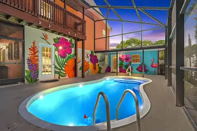 Image de 5br family home w/ Heated Pool! Enjoy St Pete & the Beach