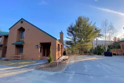 Image de W11 Mount Washington Place townhouse with fireplace, free and fast wifi, dog friendly!