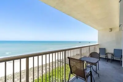 Image de Casa Pelicano - Oceanfront Luxury! Enjoy epic ocean views from this 7th floor dream condo by RedAwning