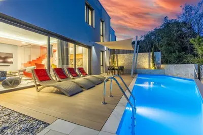 Image de Maison de vacances Crikvenica pour 2 - 8 personnes avec 4 chambres à coucher - Maison de vacances