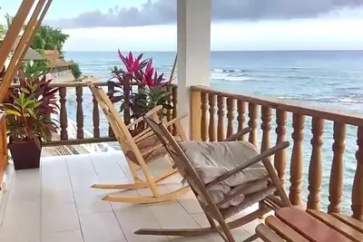 Full Ocean View from Private Balcony (Rm 7)