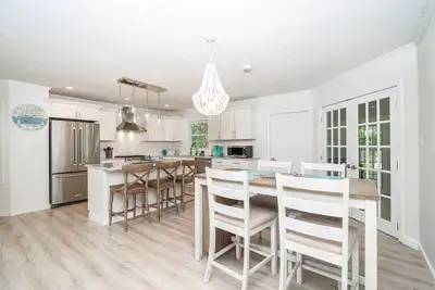 Image de Marina Neighborhood Home - Family & Pet Friendly