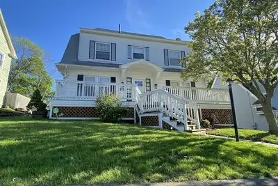 Image de Quaint 4 bdr Cape Cod, sleeps 8-10. 4 min to Uscga, Con college & downtown