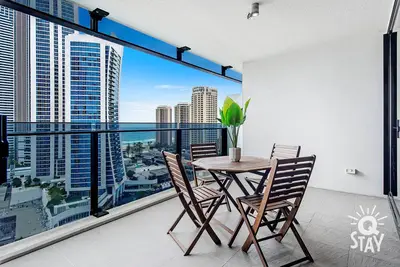 Image de Circle on Cavill - 1 Bedroom + Study Ocean Airbnb