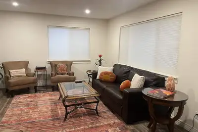 Image de Coffee Pot Rock Views! Equipped with an Electric Vehicle charger.