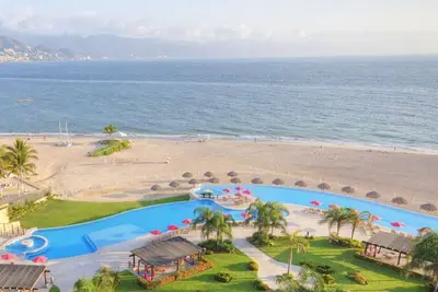 Image de Grand venetian oceanfront condo