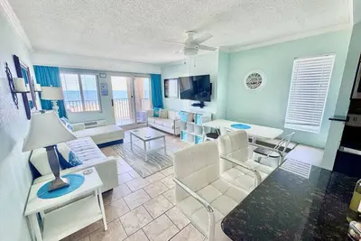 Image de Unit 307 - Vibrant Oceanfront Retreat