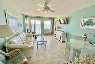 Image de Unit 804 - Bright Beachy Vibes Oceanfront Views