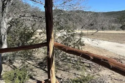 Image de On 3 Twisted Sisters Loop, Great for Motorcycles, Couples Getaway, Pets Welcome!