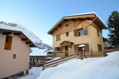 Image de Renoviertes individuelles Chalet mit Sauna in den 3 Tälern