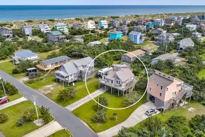 Image de Delightful home near the beach & town with pool & private hot tub - dog-friendly
