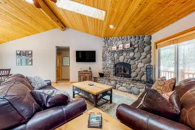 Image de Dog-friendly home with central Ac, fireplace, WiFi, washer/dryer