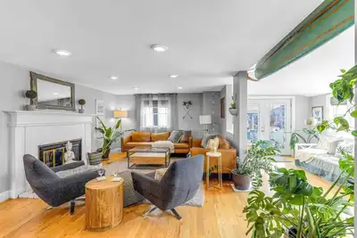 Image de Cloud Break: Stunning Waterview and Coastal Breezes - Your Newburyport Dream Vacation!