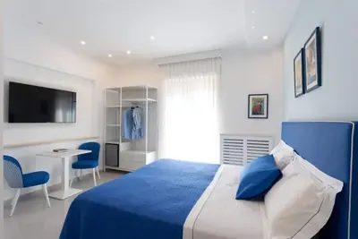 Image de Tofani Apartment- bright with panoramic terrace