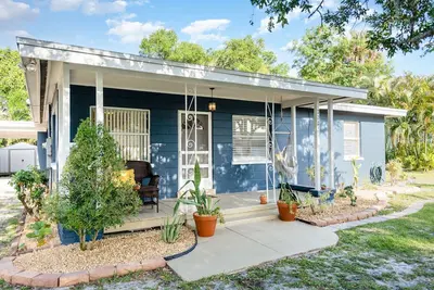 Image de Bryan · 3br Secluded Oasis close to Fit, Downtown and Beach
