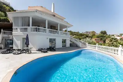 Image de Villa \"Roble\" avec vue sur la mer, piscine privée et Wi-Fi