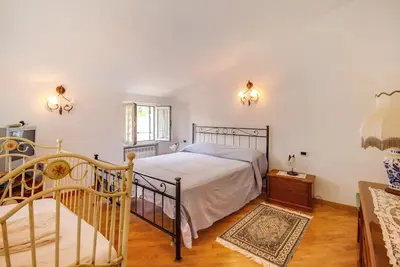 Image de Maison \"GeG\", avec vue sur les montagnes et balcon.