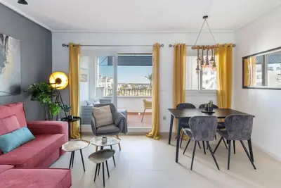 Image de Appartement \"CasaDeLuxe Riquelme\", avec piscine, terrasses et Wi-Fi