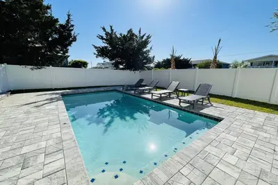 Image de New| 100 steps to beach| Private Pool! Luxury Home| Near Pier