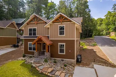Image de 3br, modern luxury, game room!