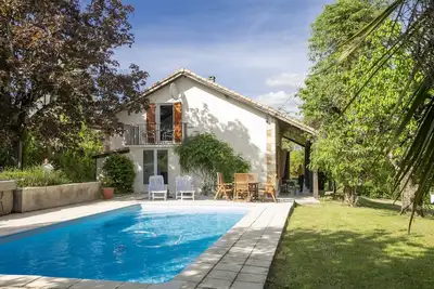 Image de Villa Miramont - à distance de marche de la ville.
