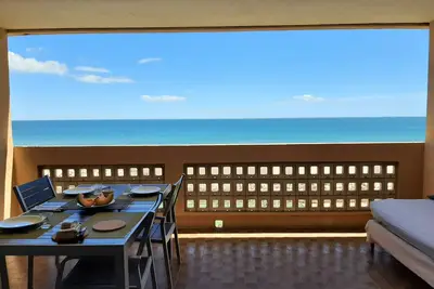 Image de Les Argonautes côté piscine et mer