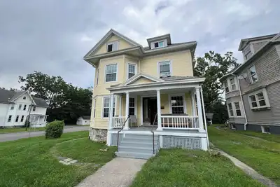 Image de Entire Home: Central & Spacious 8bd 2. 5 Ba in Dt Geneva