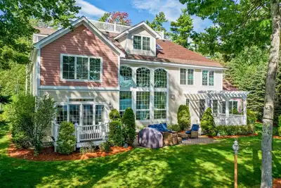 Image de Winnipesaukee Luxury Home for 14 Prime Location Labor Day Week Special