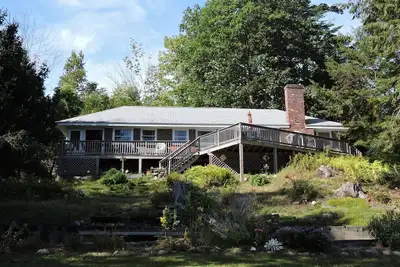 Image de Patrician Shores on Winnipesaukee Home Right On The Beach
