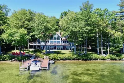 Image de Luxury Waterfront Home in Windermere Estates