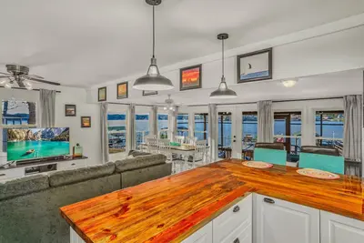 Image de Ready To Relax? Lake front house w/ beautiful Sunsets on Lake Greenwood