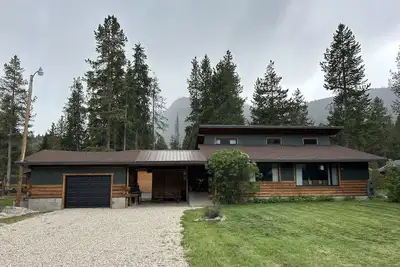 Image de Near Yellowstone, this Cabin will throw you back in time!