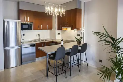 Image de Central Duplex! Family-sized