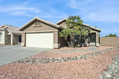 Image de Spacious 4br | 2ba w/ Pool – Near Cardinal Stadium