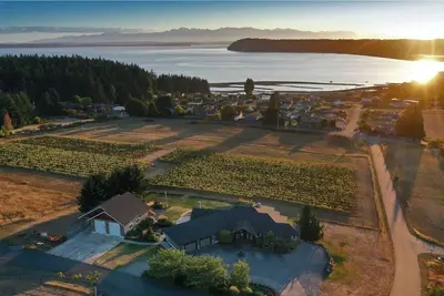 Image de Vineyard Villa + Guesthouse\/ Swim Spa +Hot tub With A\/C