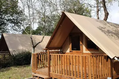 Image de Lodge Amazone 20m² avec 2 chambres et terrasse en bois 4 personnes