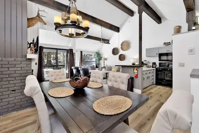 Image de Switzerland Slopes Basecamp Ski Resort Townhouse Condo