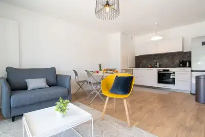 Image de Agréable appartement pour 3 personnes avec Wifi, Tv, patio et parking
