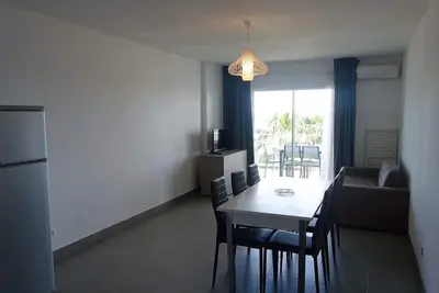 Image de Confortable appartement pour 6 personnes avec climatisation, Tv, terrasse, animaux admis et parking