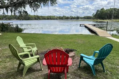 Image de Lakeside Retreat with Dock/Porch/Firepit/Beach
