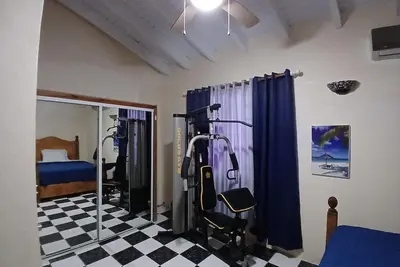 Image de #6 One Bedroom with Ac and Bathroom - 10 Minutes from two beaches