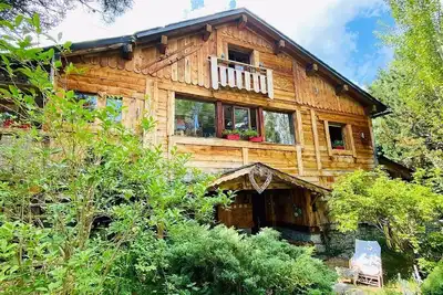 Image de chalet de 300 m2 12 voir plus personnes 5 chambres, 5sdb/wc, Jacuzzi et Hamman