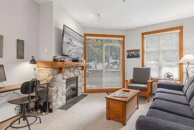 Image de Whistler - Lost Lake Lodge - Bedroom - #222