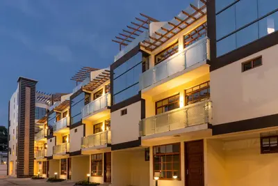 Image de Luxurious 3 Bedroom Modern-Home Villas